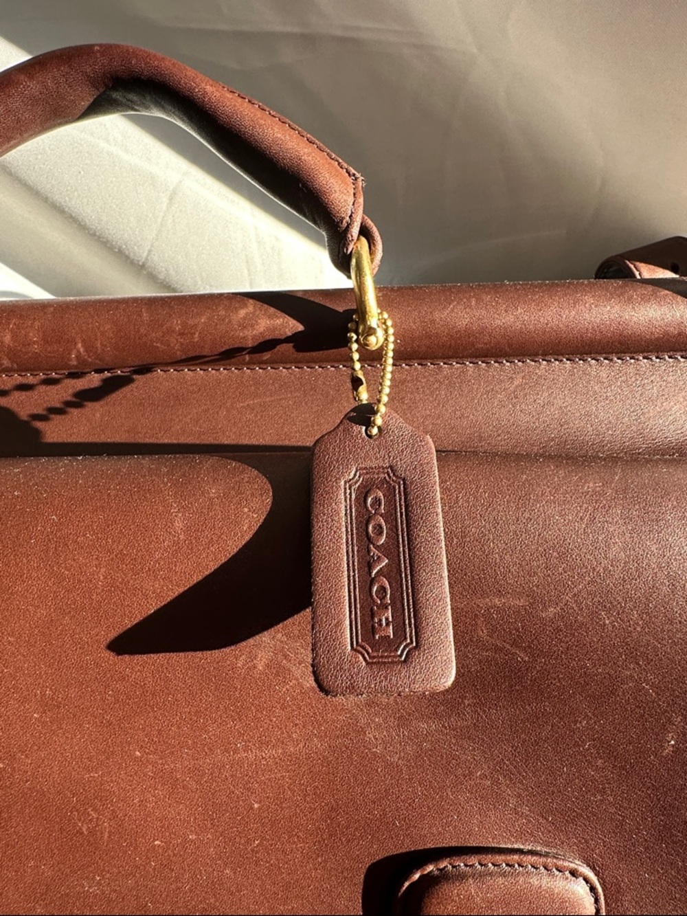 Vintage Coach Field Bag, Style 0594, in Mahogany - Picture 3 of 15